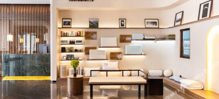 哈密伊州区七一夜市亚朵酒店图片