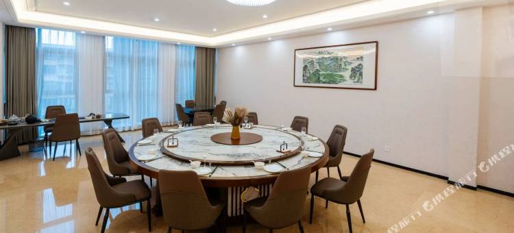 明通酒店(昭通古城店)图片