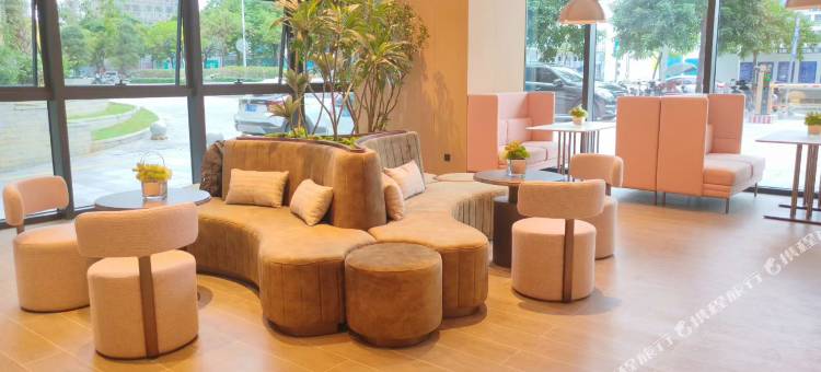 深圳坪山潮商广场希尔顿花园酒店图片