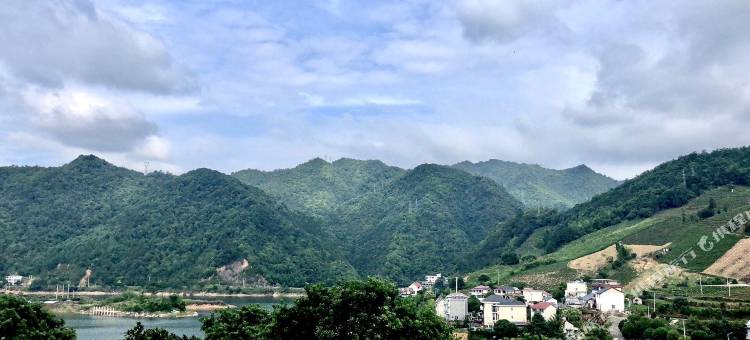 拾全·千岛湖水尚揽山美宿图片
