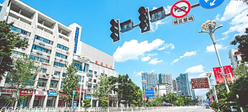 万丽主题酒店(广安摩尔春天百货店)图片