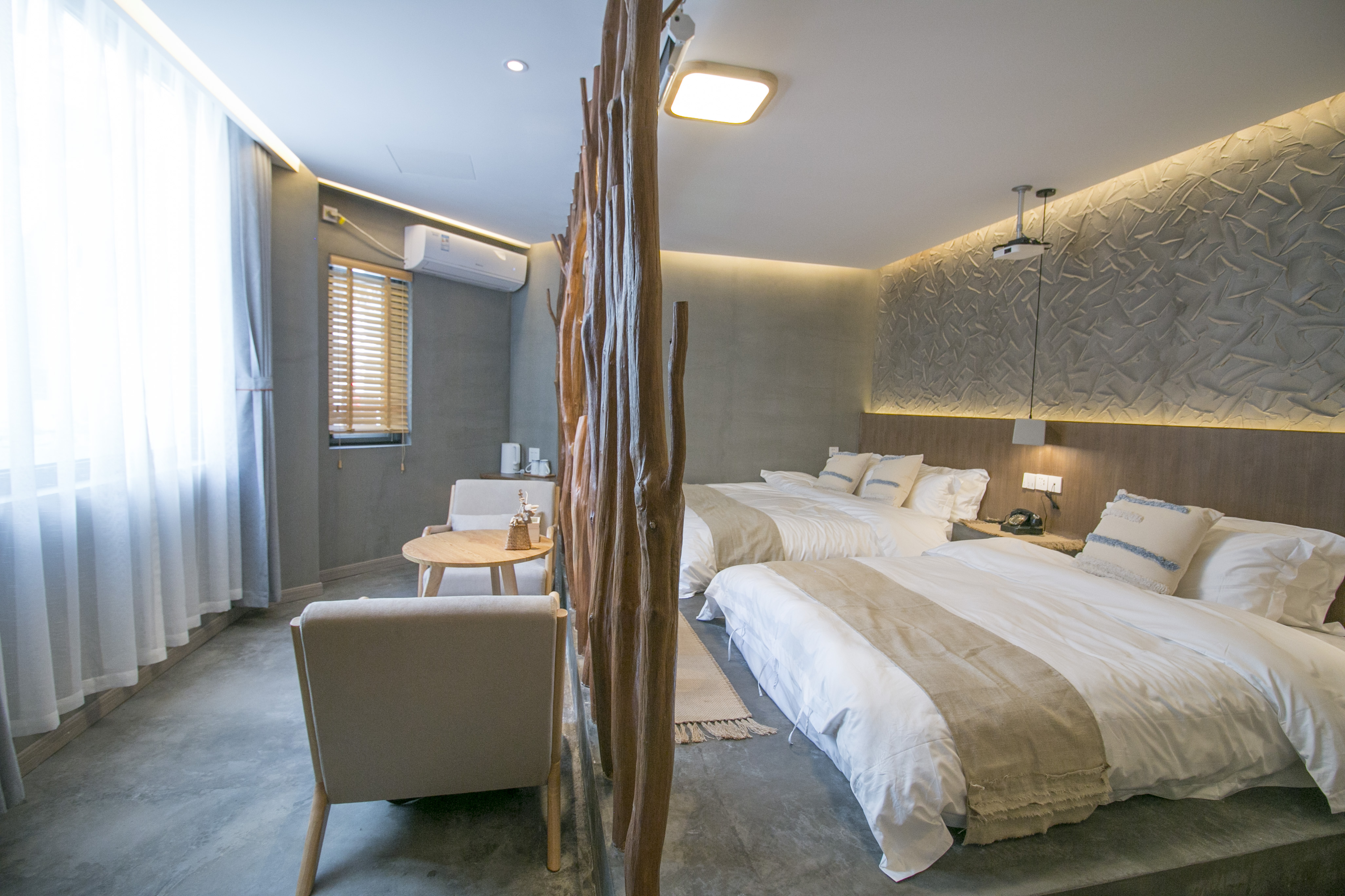 Shaoxing Shiqing Half HotelOver view