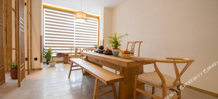 黄山云山渡·小鱼温泉民宿(黄山汤口南大门翡翠谷店)图片