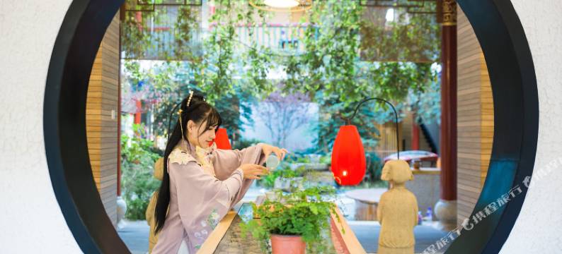 凯俪·在彝美居酒店(楚雄彝人古镇毕摩广场店)图片