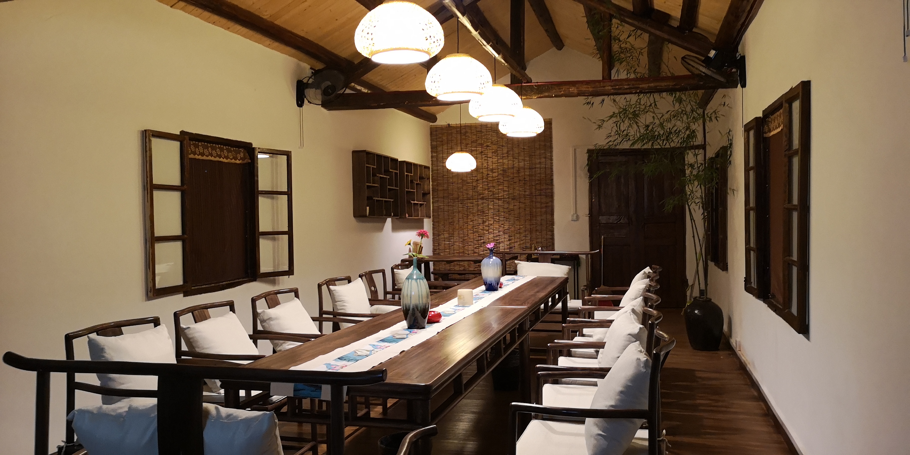 Guanshan Shiwai Chayuan InnOver view