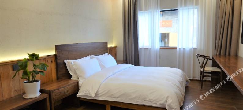 汨罗路边未看民宿图片