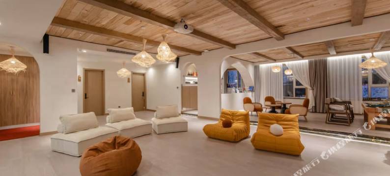 半山居雪山民宿图片