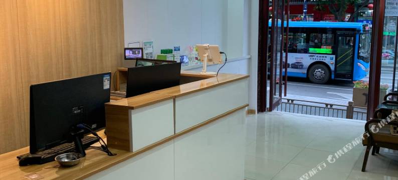 酒泉红丹丹小宾馆(酒泉鼓楼汉唐美食街店)图片