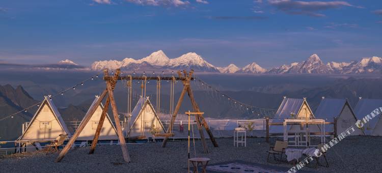 牛背山·星辰营地图片