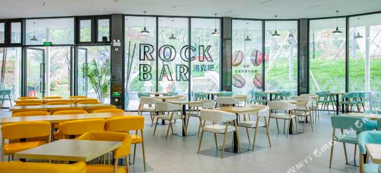 穿岩十九峰狐巴巴探索星球酒店图片