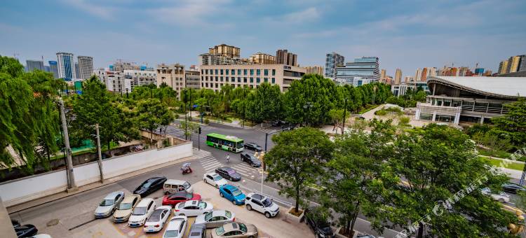 睿柏·云酒店(曲江理工大学交大南洋时代店)图片