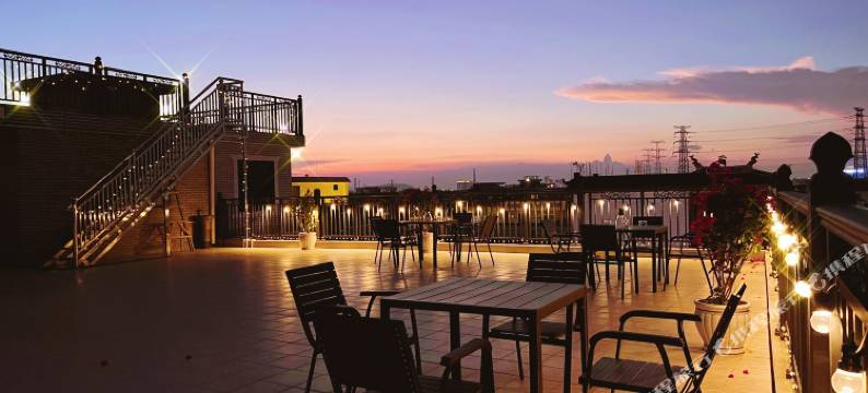 朗悦居民宿(逢简水乡店)图片