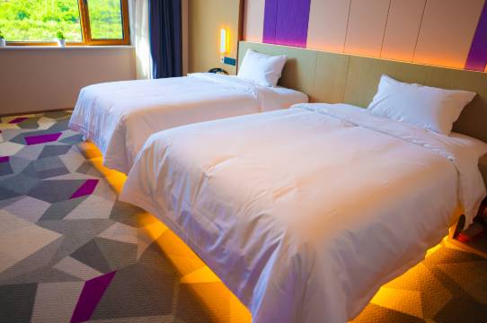 派酒店(唐山迁西彩虹桥店)