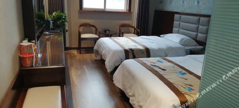 隆德县龙泉山庄生态酒店图片