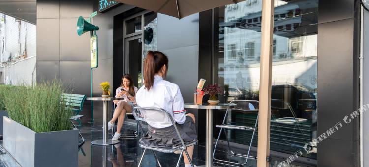 瑟文电竞酒店(焦作火车站万达店)图片