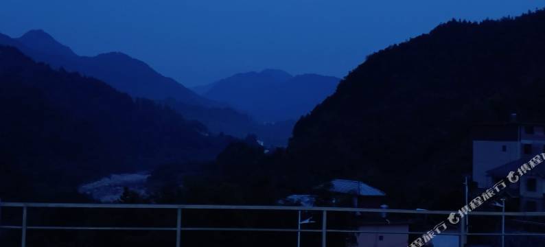 宜章•进入一座山•寻览一间房图片