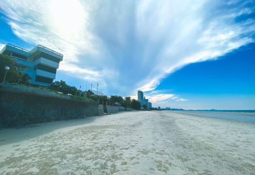 Nern Chalet Beachfront Hotel Hotel Overview