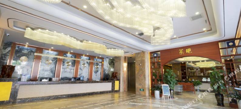 怒江云朵大酒店(青山公园店)图片