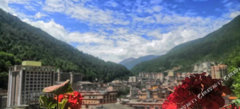 康定牧人部落民宿图片