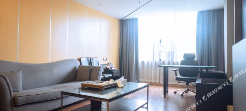城市轻度假酒店(贵港市高铁站马草江公园店)图片