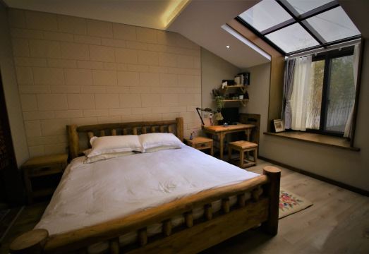 Huawenwu HomestayHotel Overview