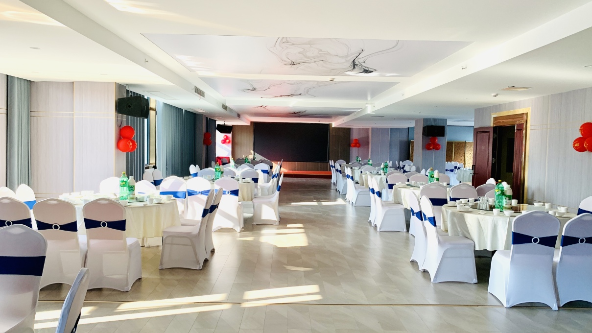 Guang'an Jinmei International Hotel (Shenlongshan Baren Castle) Hotel Overview