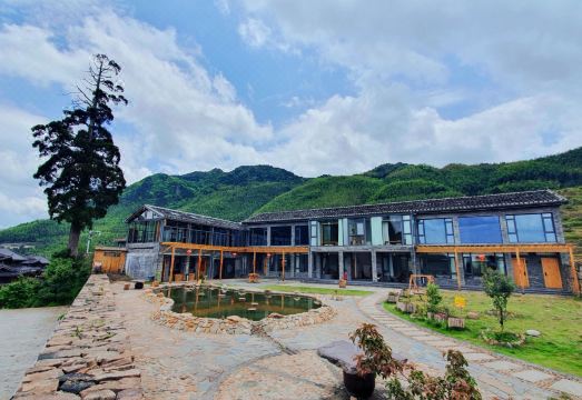 Chenghe County Chouling Cloud Half Room HomestayOver view