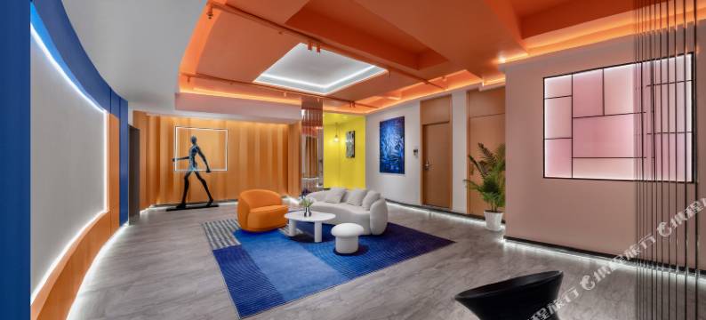 别舍·小筑高空影音观景酒店(河滨公园甲秀楼店)图片