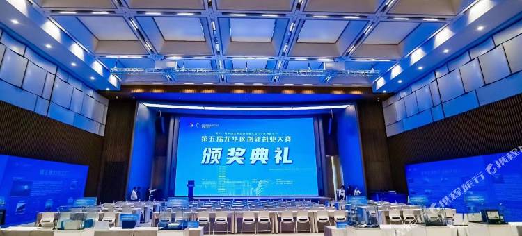 深圳龙华观澜高新园亚朵酒店图片