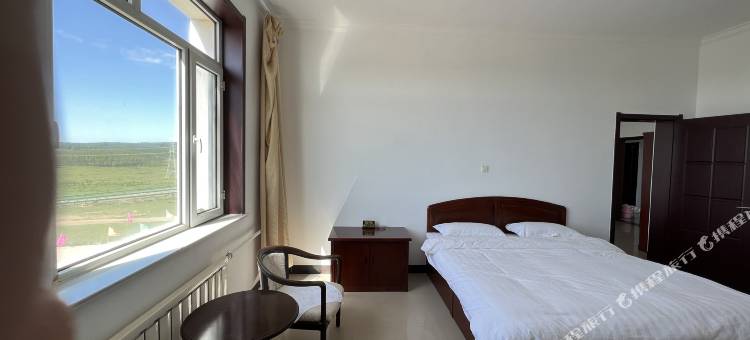 察右中旗鸿骏草原度假中心图片