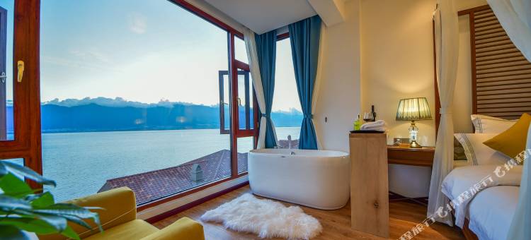 大理云集小千海景别墅图片