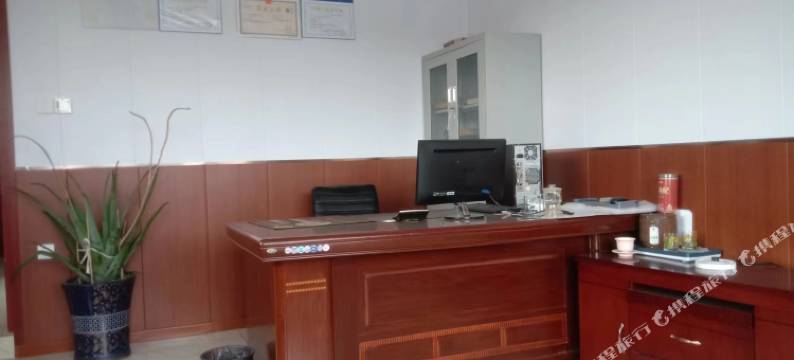 嘉荫江畔人家度假村酒店图片