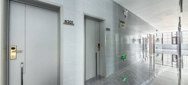 栀也智能影视酒店(大理大学第一附属医院店)图片