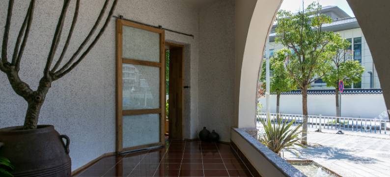 麓引全LUYANGTREE•阅山温汤泉度假美宿(大理洱海店)图片