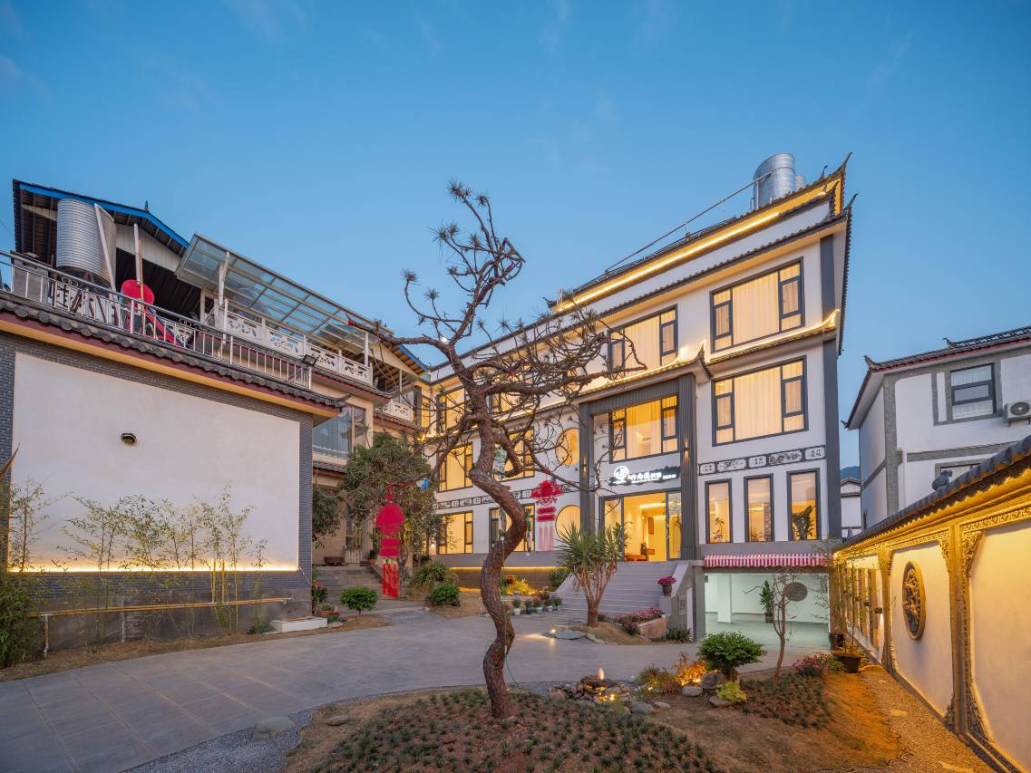 竹雨溪·Leisure智能美宿(丽江三义机场店)图片
