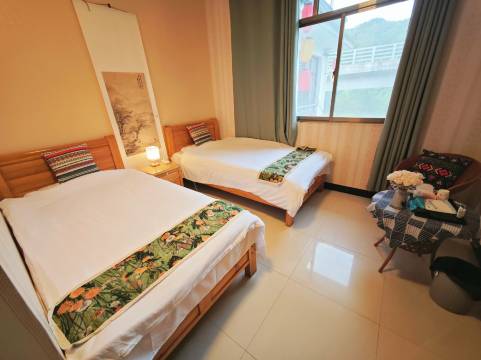 麦积山叁里民宿