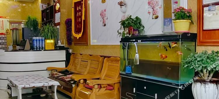 久治格勒贡培酒店图片