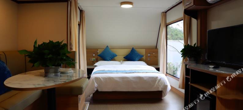 三百山镇映翠湖部落酒店图片