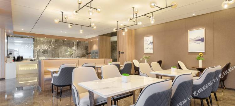 H酒店(蟒河景区游客中心店)图片