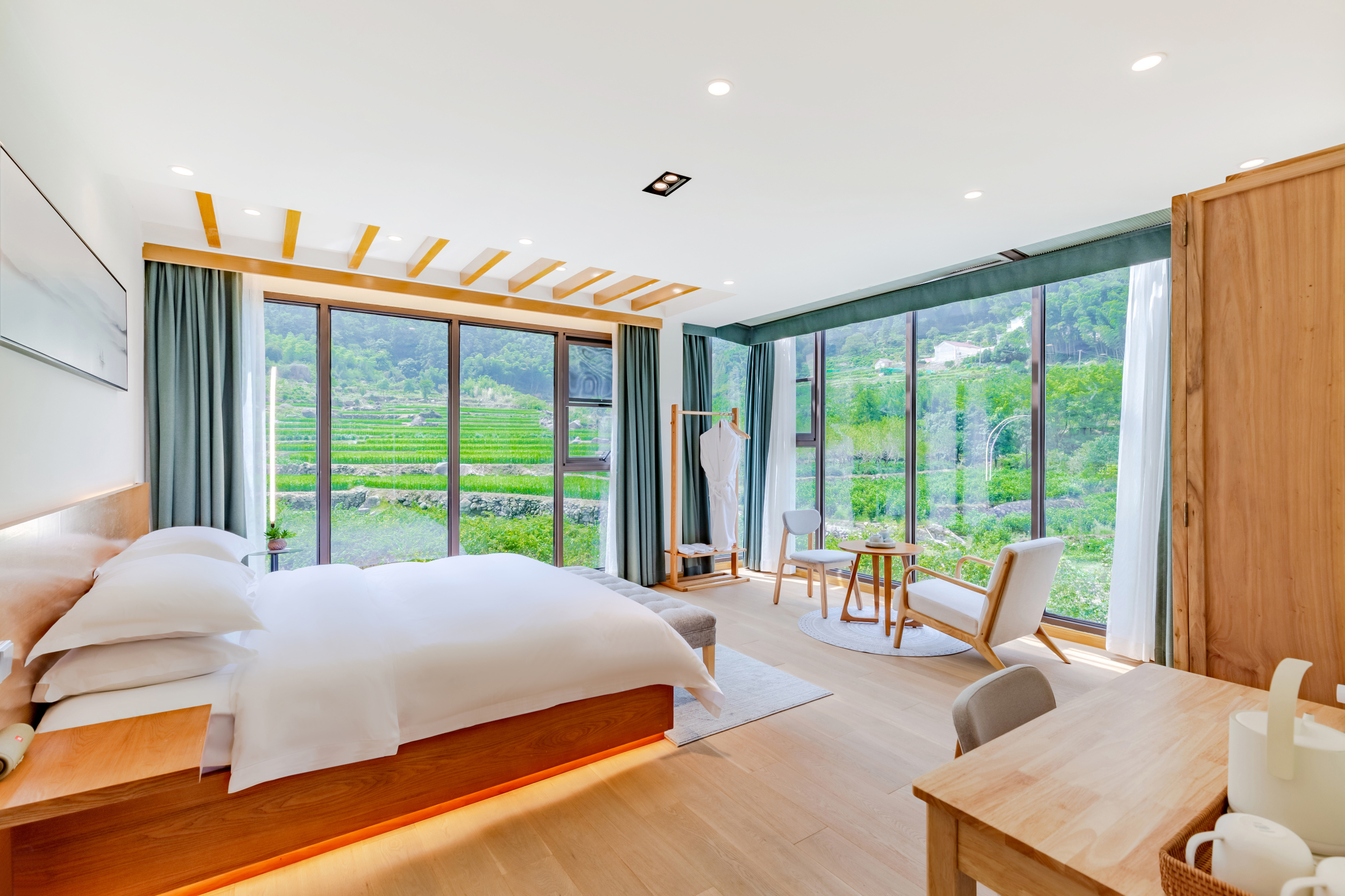 Banchu Qinggu Wei Hotel Over view