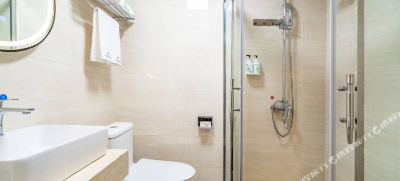 中怡精品酒店(潜山市雪湖里历史文化街区天柱山旅游客运站店)图片