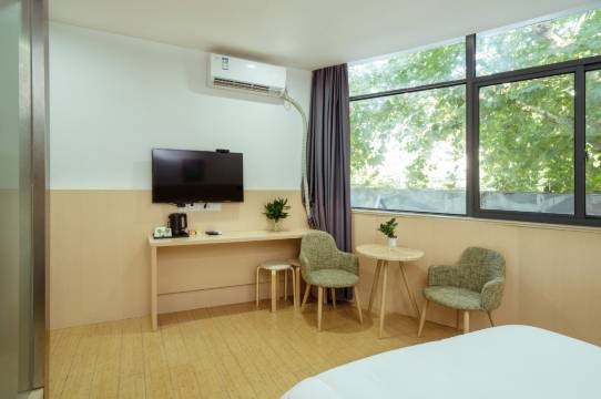 友海酒店(宝山万达店)