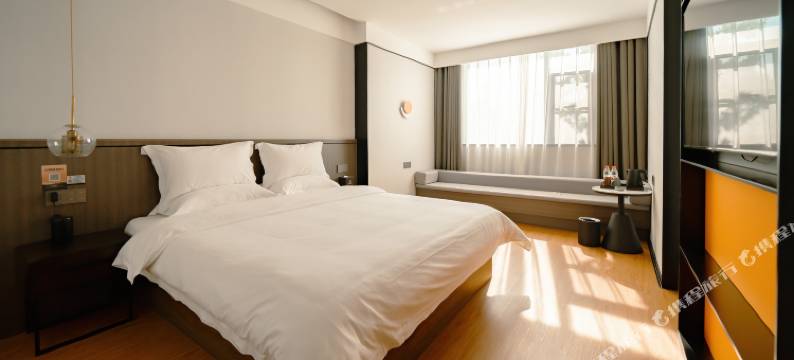 五月花温泉酒店(新密中强光年店)图片