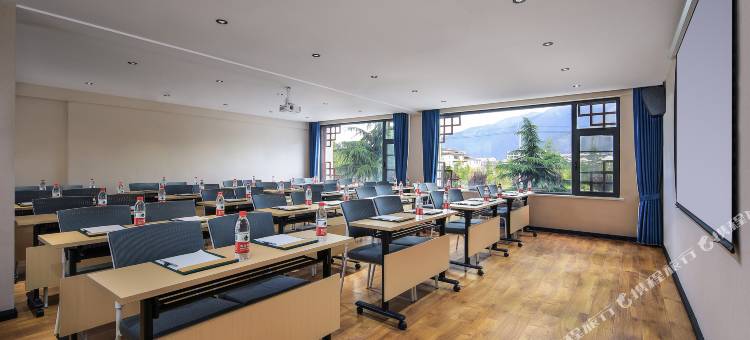 林芝盛德酒店(工布天街林海公园店)图片