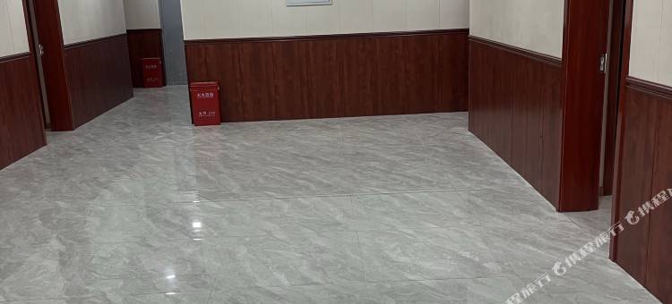 萨嘎新成假日酒店图片