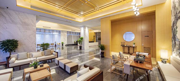 建国璞隐酒店(长春万象城人民广场地铁站店)图片