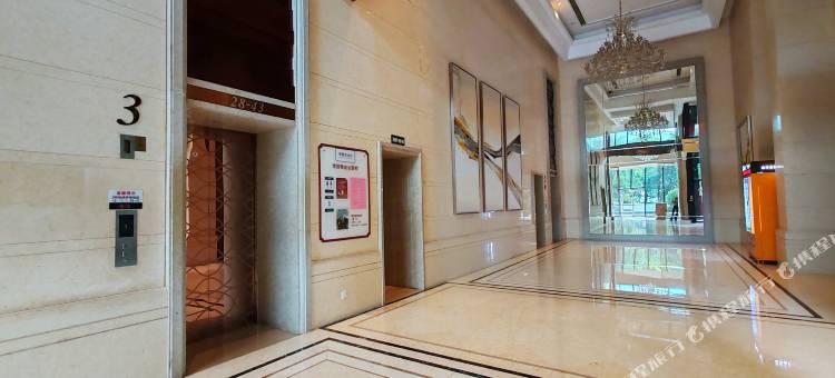 惠州华贸城央卅五艺术公寓酒店图片