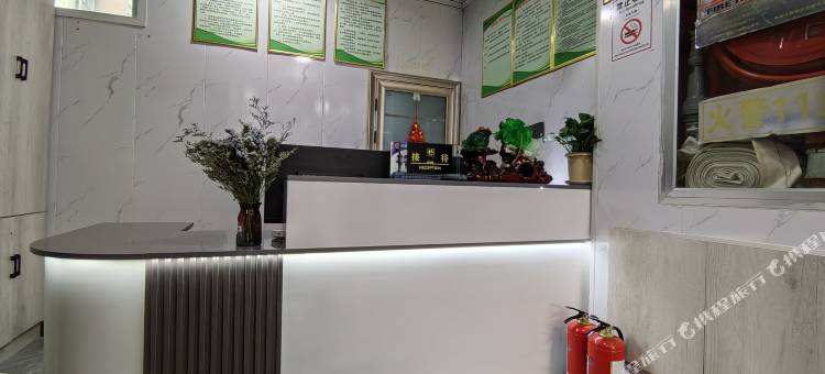云航快捷酒店(西宁曹家堡机场海东西站店)图片