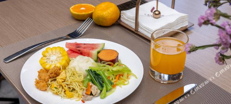 麗枫酒店(腾冲东湖公园闫家塘美食城店)图片