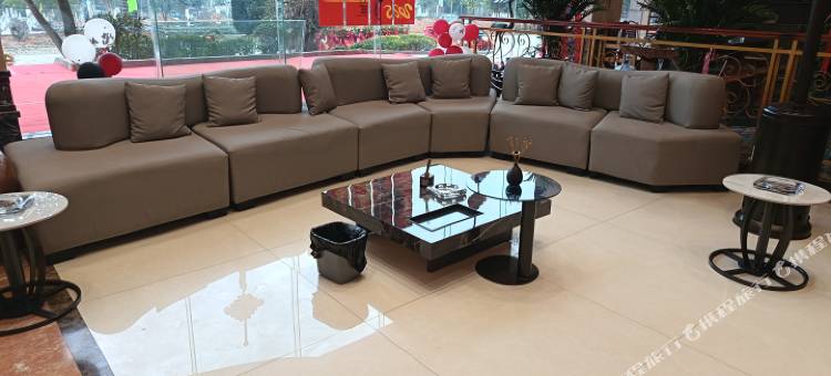 富源坤茂花园酒店(黄泥河浦溪广场店)图片